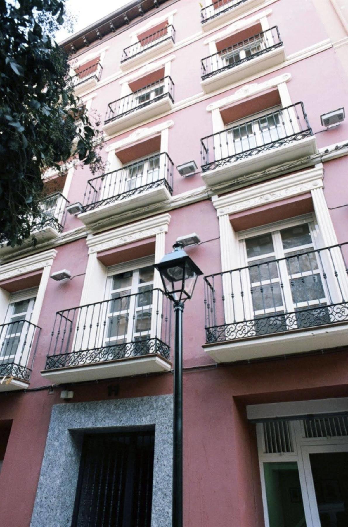 Apartamentos Auhabitat Zaragoza, Edificio De Apartamentos Turisticos Екстер'єр фото