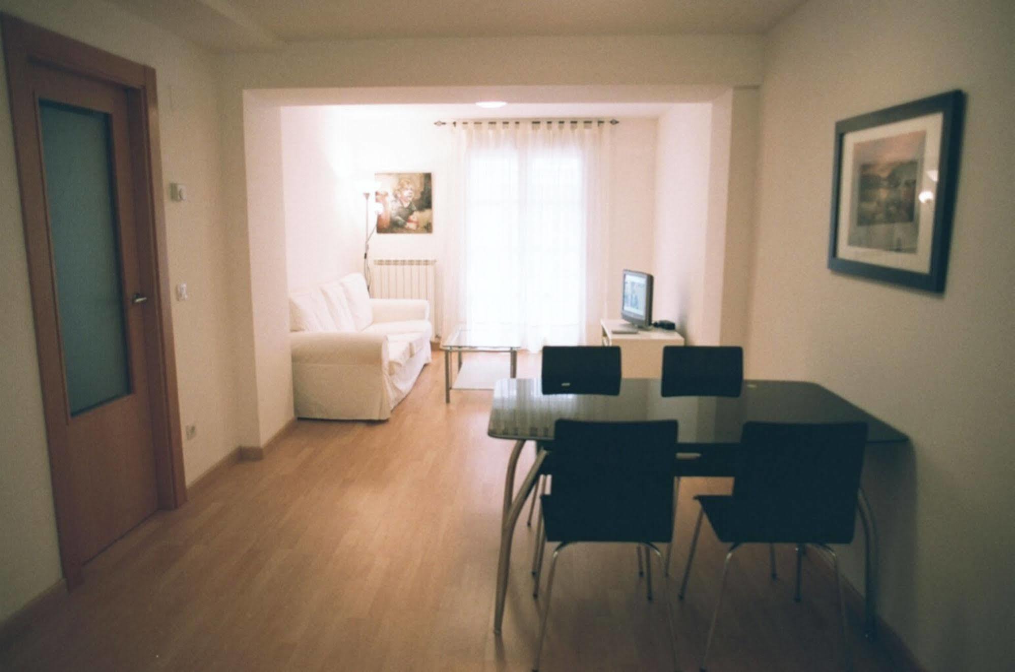 Apartamentos Auhabitat Zaragoza, Edificio De Apartamentos Turisticos Екстер'єр фото