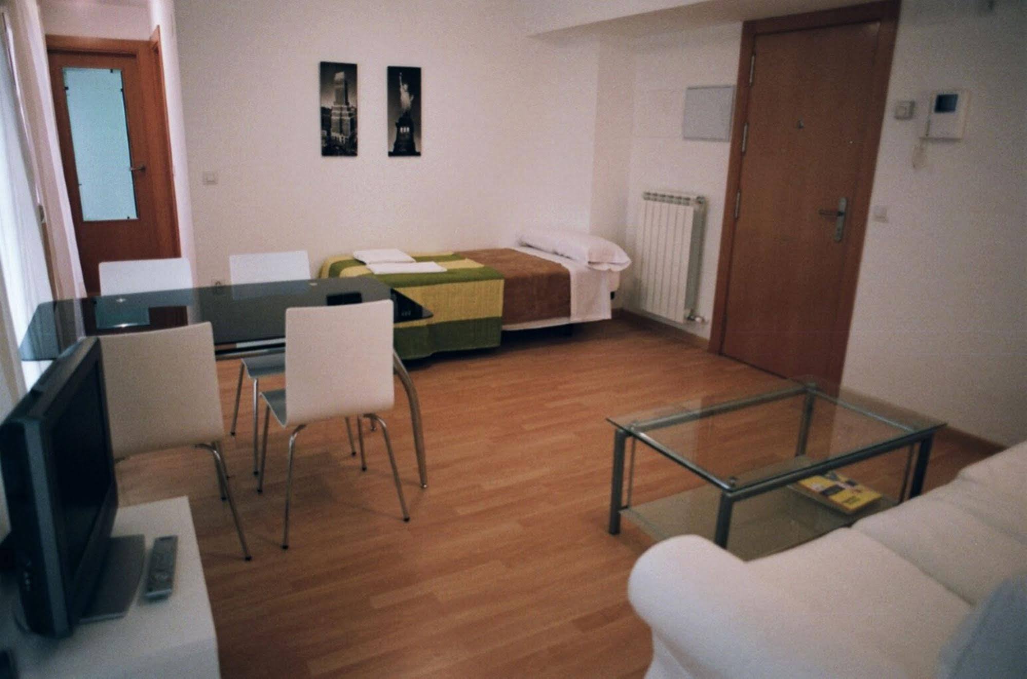 Apartamentos Auhabitat Zaragoza, Edificio De Apartamentos Turisticos Екстер'єр фото